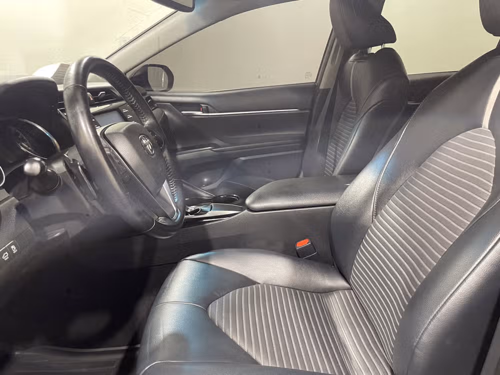 2019 Toyota Camry SE Image 21