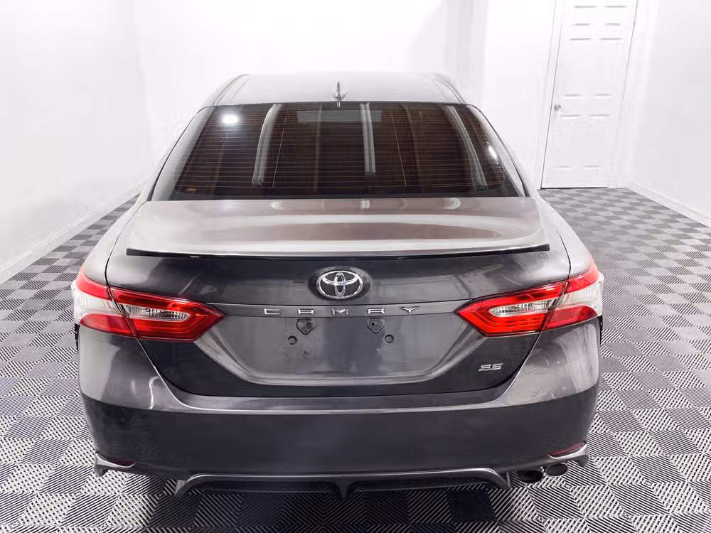 2019 Toyota Camry SE Image 8