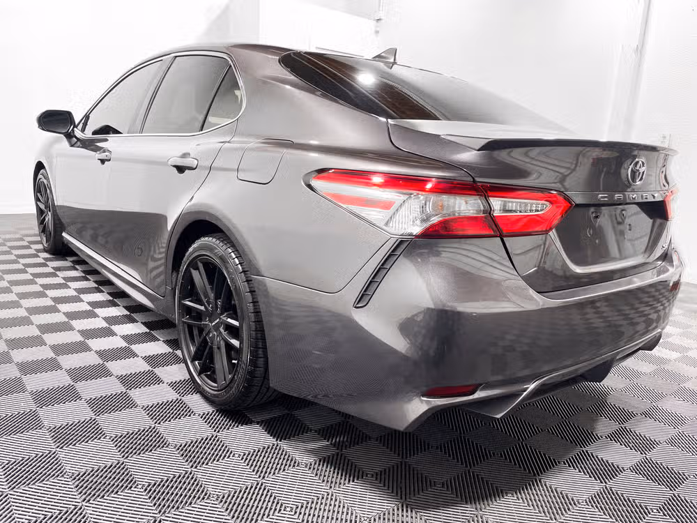 2019 Toyota Camry SE Image 11