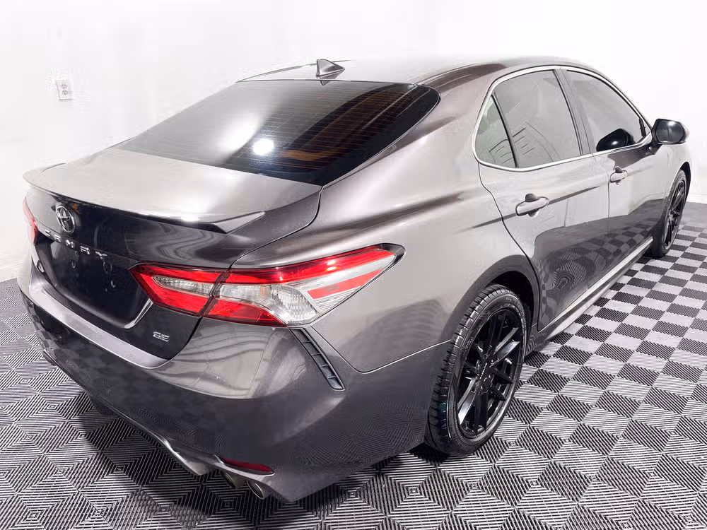 2019 Toyota Camry SE Image 12