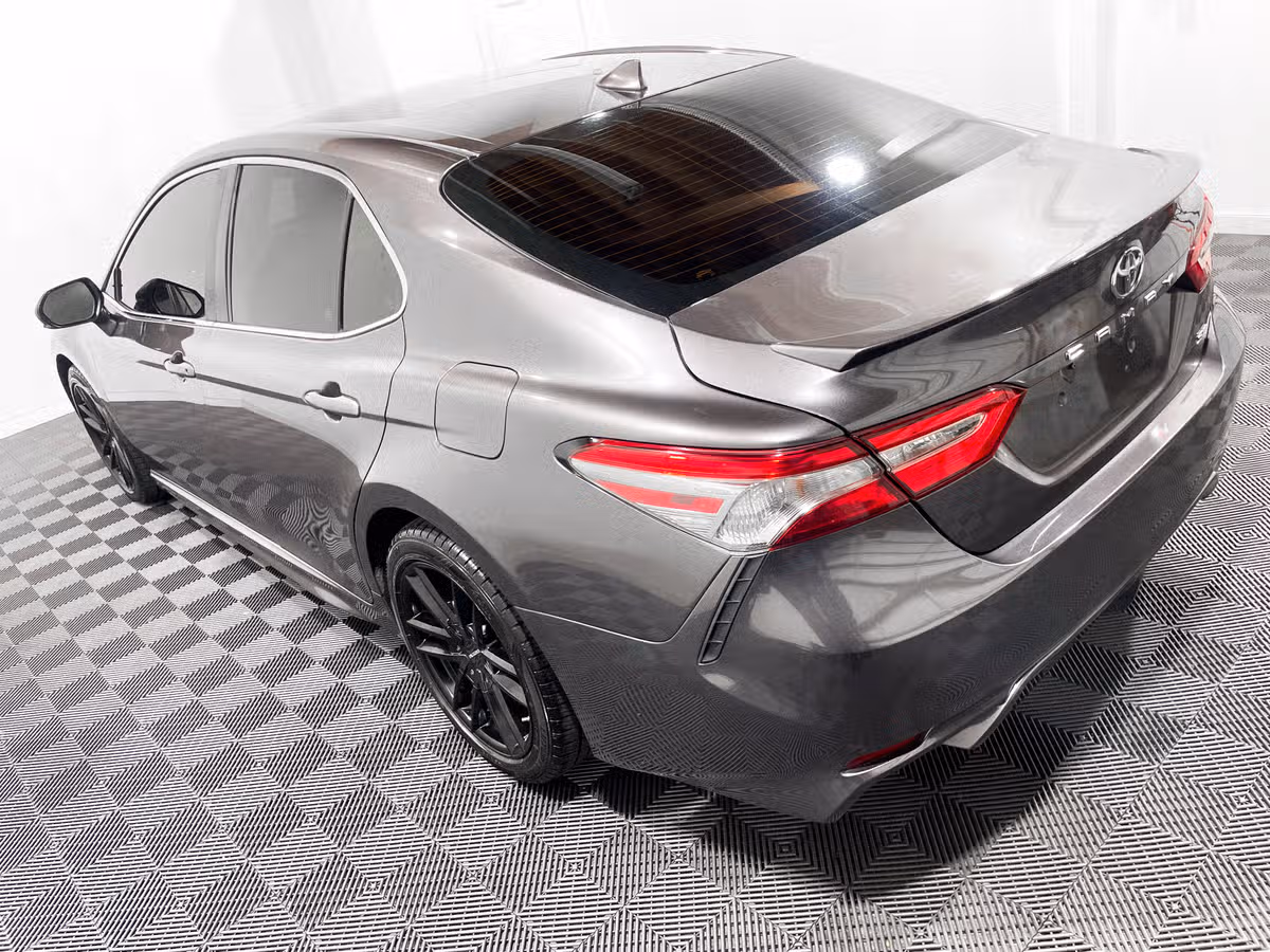 2019 Toyota Camry SE Image 10