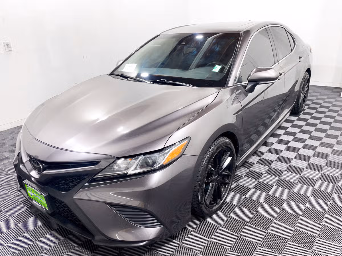 2019 Toyota Camry SE Image 6