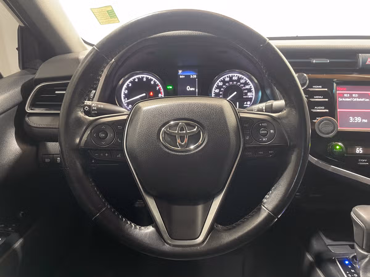 2019 Toyota Camry SE Image 16