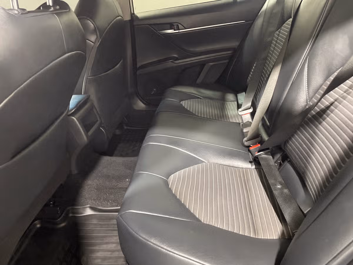 2019 Toyota Camry SE Image 27