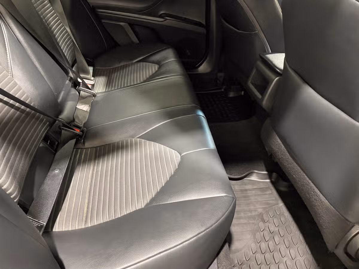 2019 Toyota Camry SE Image 25