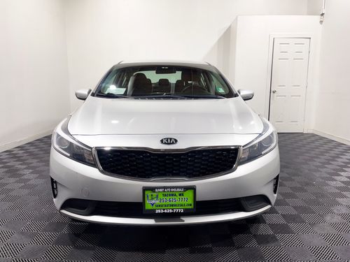 2018 Kia Forte LX Lower Image 2