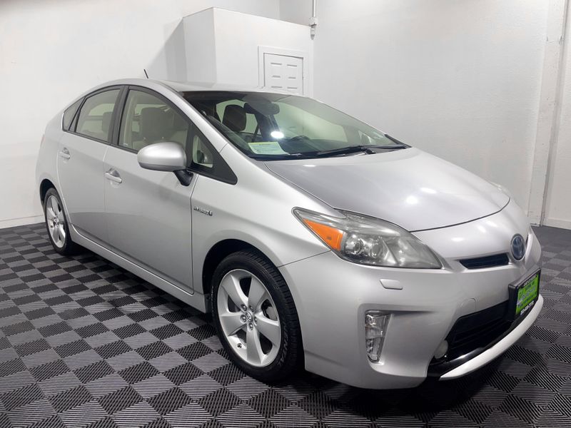 2013 Toyota Prius Five photo 2
