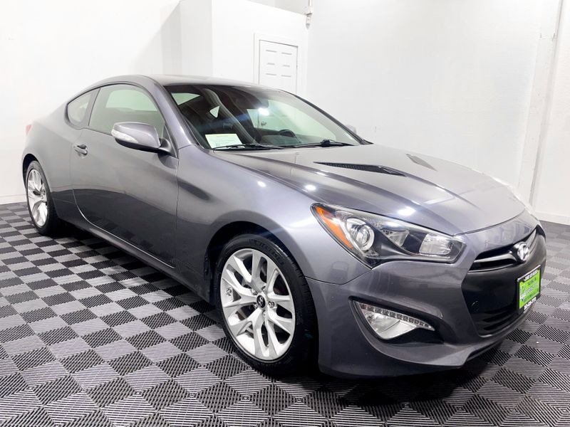 2016 Hyundai Genesis Coupe 3.8 photo 2