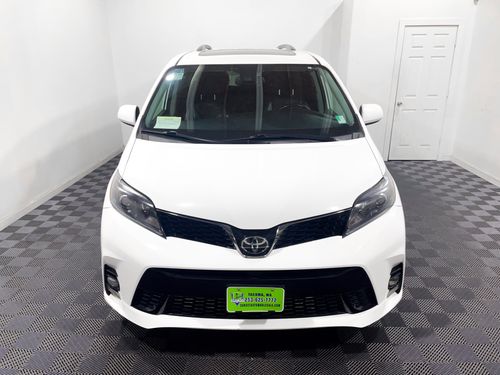 2020 Toyota Sienna SE 7-Passenger Passenger Lower Image 1