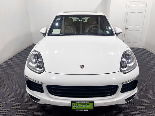 2016 Porsche Cayenne Base Lower Image 1