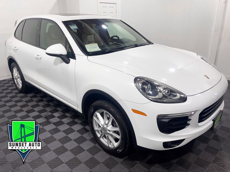 2016 Porsche Cayenne Base Upper Image 1
