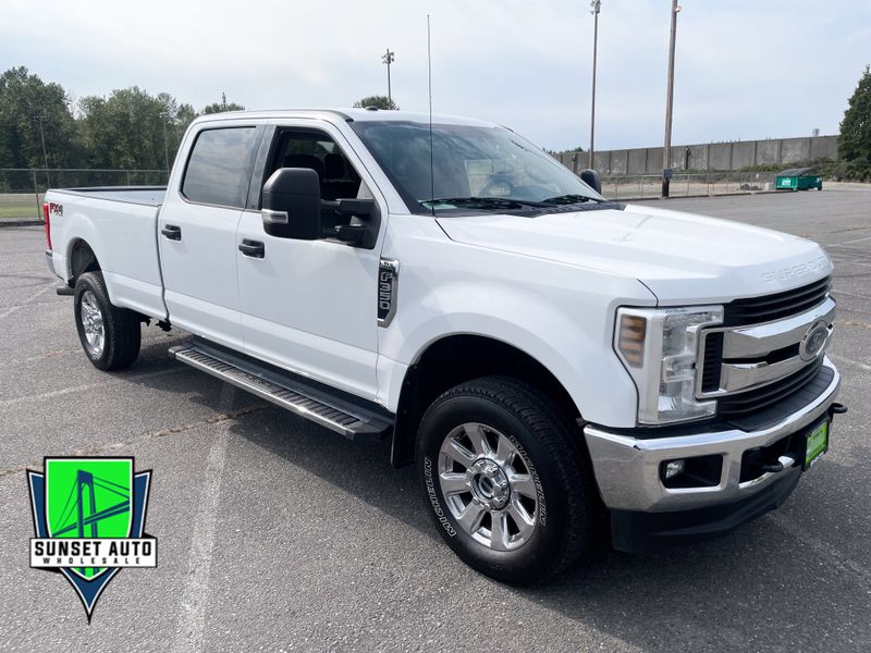 2019 Ford F-350 Super Duty XLT Crew Cab Upper Image 1