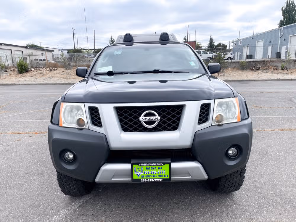 2011 Nissan Xterra Pro-4X Lower Image 2