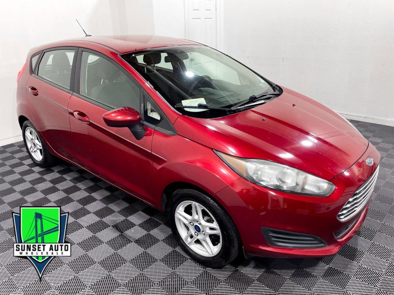 2017 Ford Fiesta SE Upper Image 1