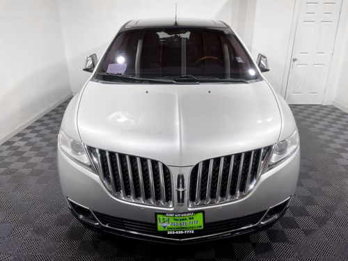 2013 Lincoln MKX Base Lower Image 1