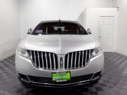 2013 Lincoln MKX Base Lower Image 2