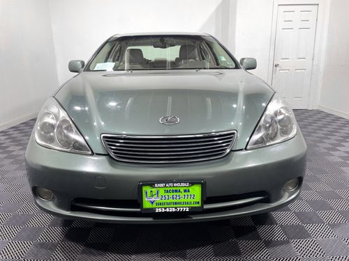 2005 Lexus ES 330 Base Lower Image 2