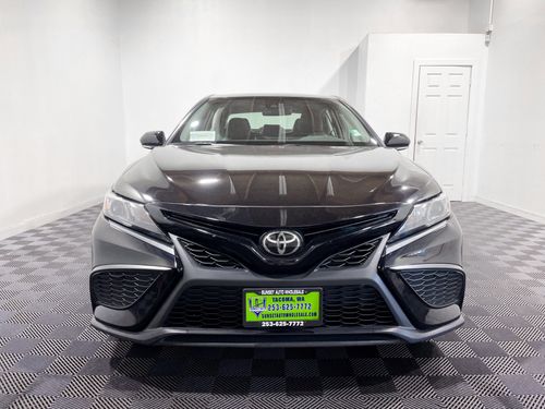 2022 Toyota Camry SE Lower Image 2