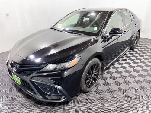 2022 Toyota Camry SE Lower Image 3