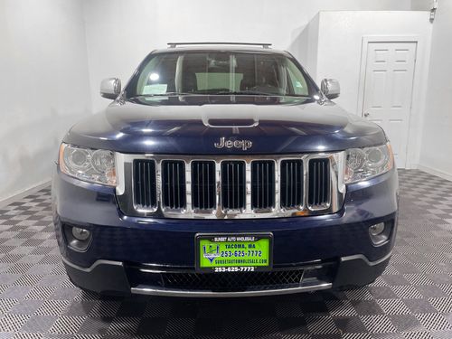 2013 Jeep Grand Cherokee Limited Lower Image 2