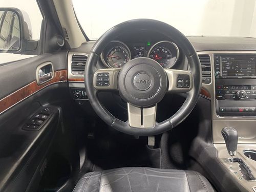 2013 Jeep Grand Cherokee Limited Lower Image 3