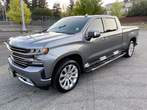 2019 Chevrolet Silverado 1500 High Country Crew Cab Lower Image 3