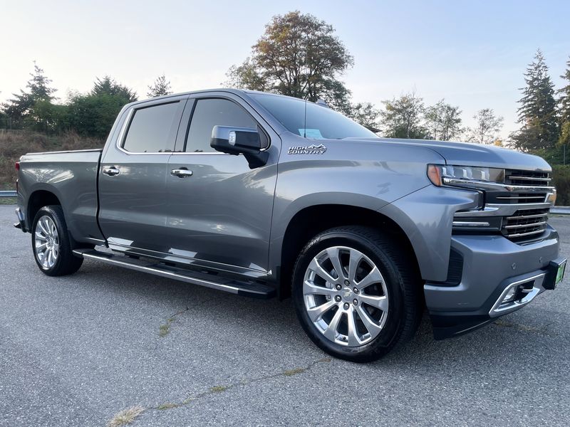 2019 Chevrolet Silverado 1500 High Country Crew Cab Upper Image 2