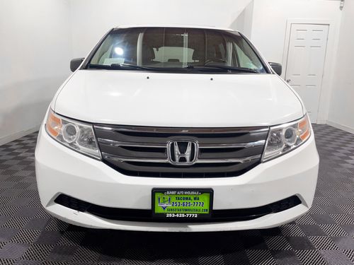 2013 Honda Odyssey EX-L Passenger Lower Image 2