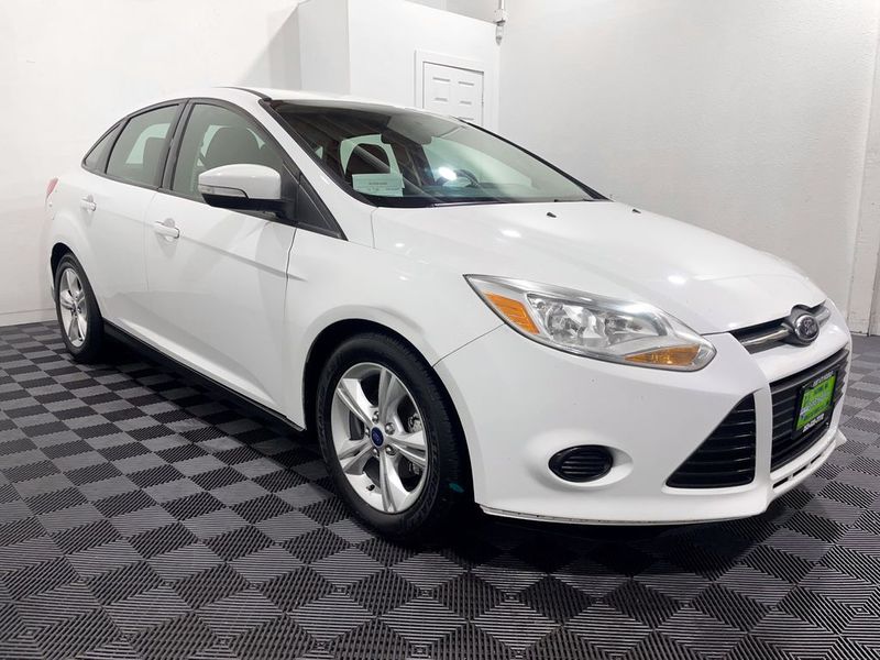 2014 Ford Focus SE Upper Image 2