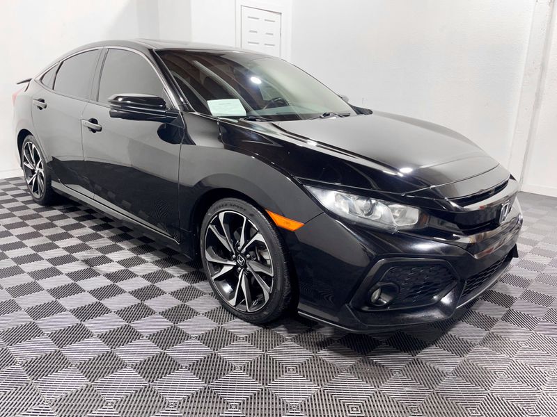 2018 Honda Civic photo 2