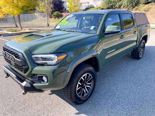 2022 Toyota Tacoma TRD Sport Double Cab Lower Image 3