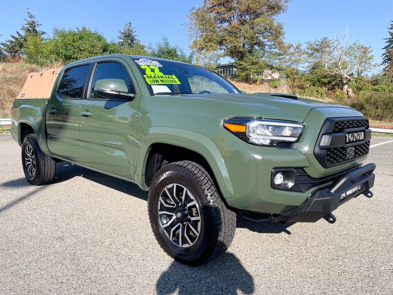 2022 Toyota Tacoma TRD Sport Double Cab Upper Image 2