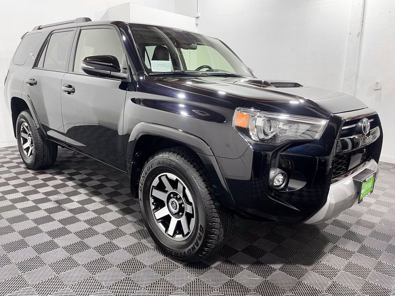 2023 Toyota 4Runner TRD Off-Road Premium Upper Image 2