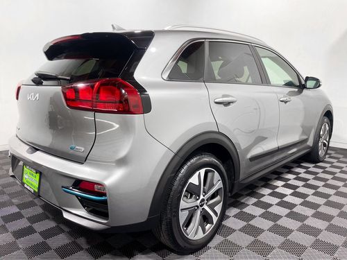 2022 Kia Niro EV EX Lower Image 1