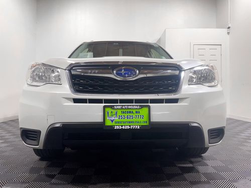 2014 Subaru Forester 2.5i Premium Crossover Lower Image 2