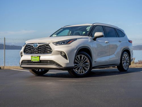 9699 - 2023 Toyota Highlander Hybrid Limited