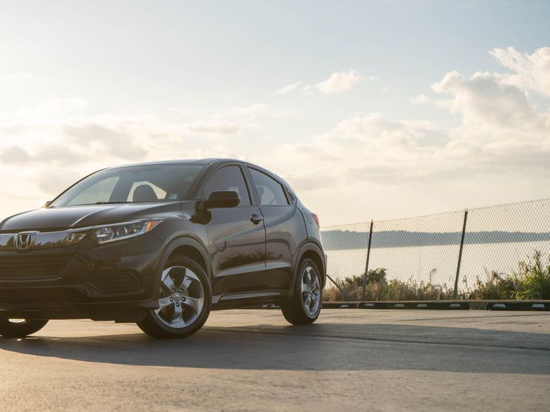 2022 Honda HR-V LX Crossover Upper Image 1