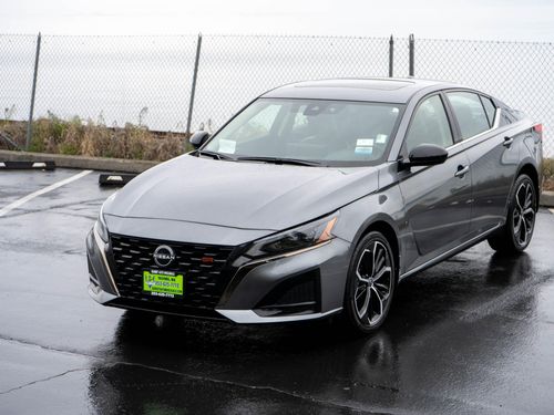 2024 Nissan Altima 2.5 SR Lower Image 3