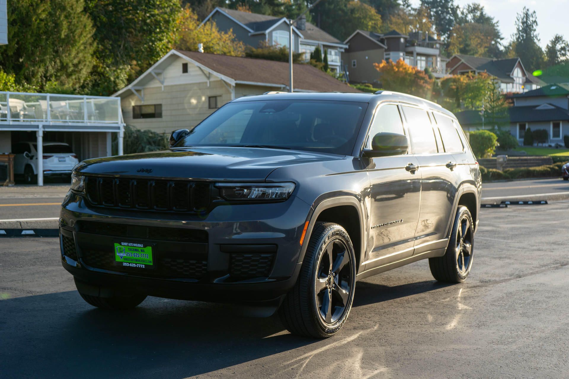 2023 Jeep Grand Cherokee Altitude photo 3