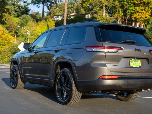 2023 Jeep Grand Cherokee L Altitude Lower Image 2