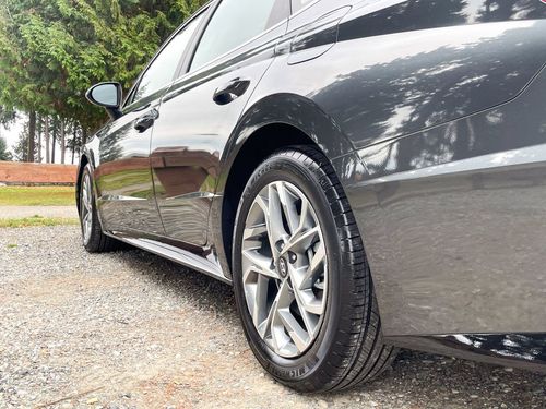 2022 Hyundai SONATA SEL Lower Image 3