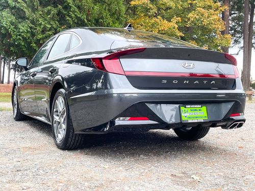 2022 Hyundai SONATA SEL Lower Image 2
