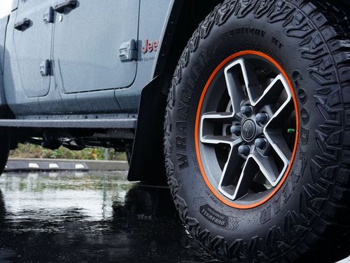 2025 Jeep Gladiator Mojave X Lower Image 1