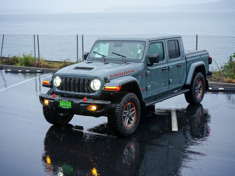 2025 Jeep Gladiator Mojave photo 2