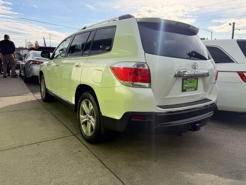 2011 Toyota Highlander Limited Lower Image 2