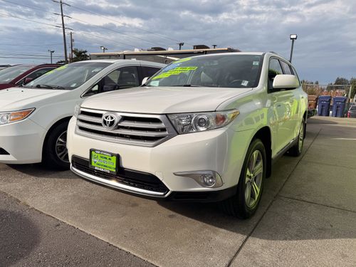 2011 Toyota Highlander Limited Lower Image 1