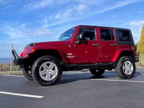 2012 Jeep Wrangler Unlimited Sahara Lower Image 2