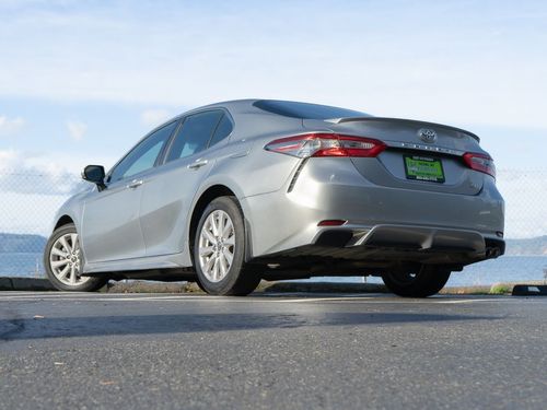 2019 Toyota Camry SE Lower Image 2