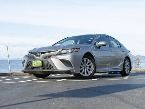9716 - 2019 Toyota Camry SE
