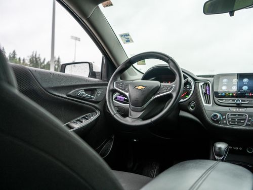 2023 Chevrolet Malibu LT Lower Image 2